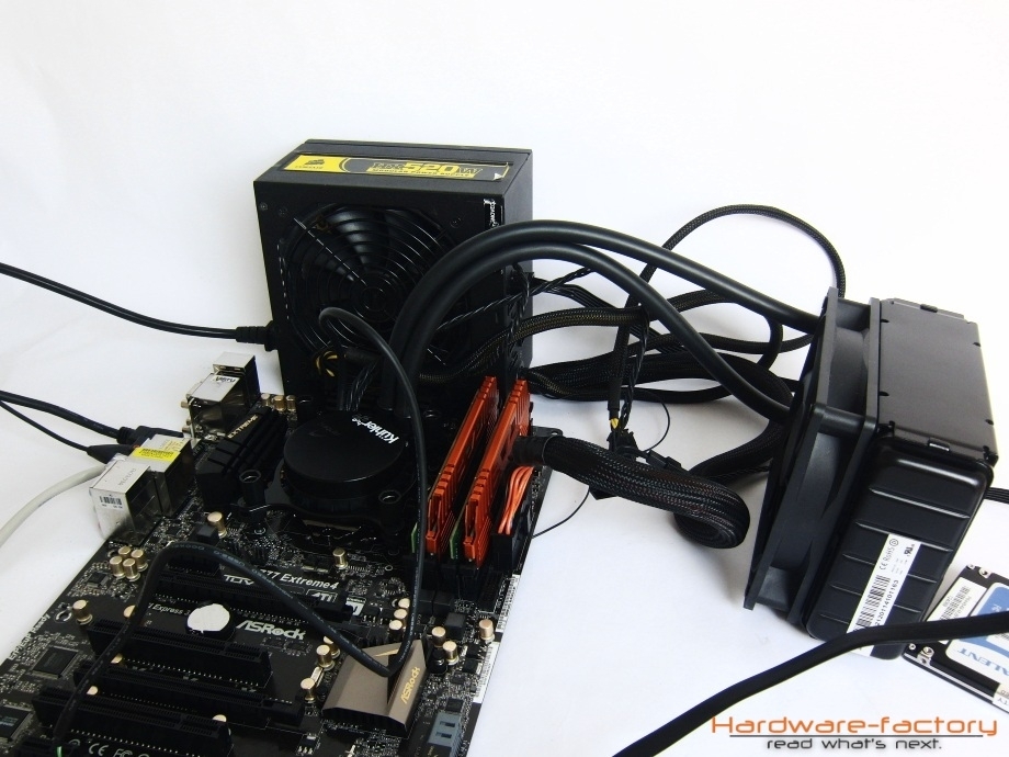 Montierter Antec Kühler H20 920.