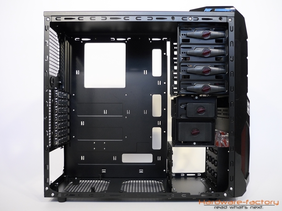 Der Innenaufbau ermöglicht ein ordentlich-aufgeräumtes Verbauen der Hardware