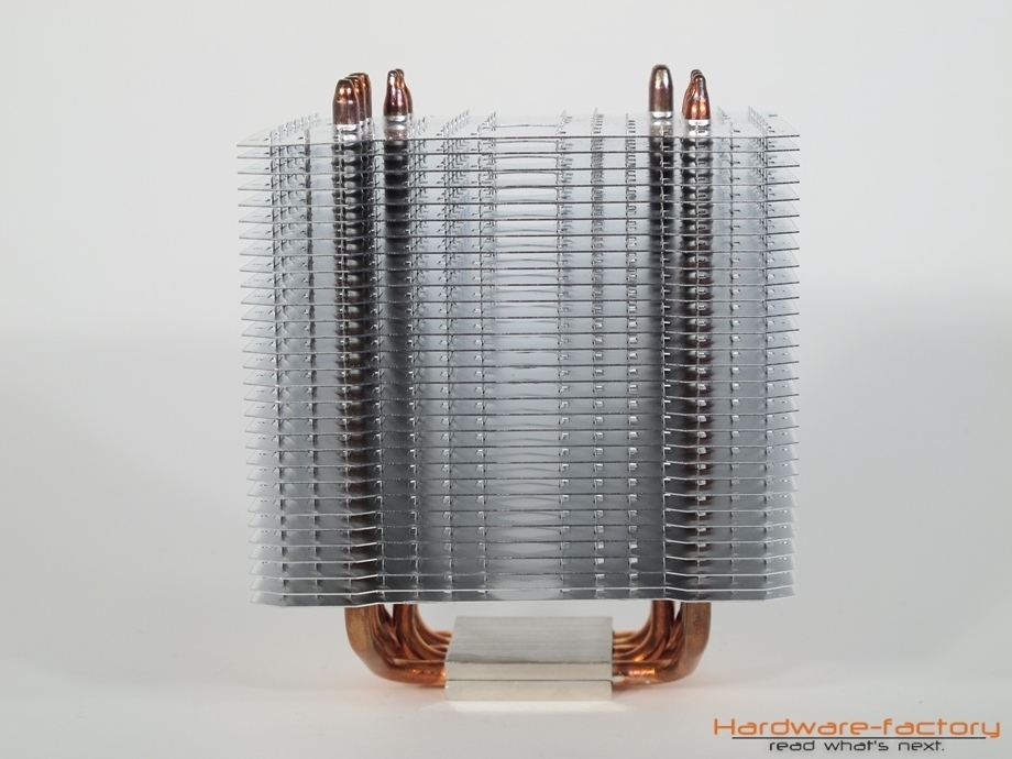 ... und von hinten: Die Heatpipes sind leicht versetzt zwecks Optimierung der Kühlung.